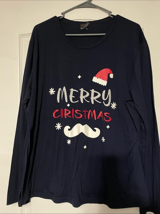 Tops - Women’s Navy Merry Christmas Graphic Long-Sleeve Top